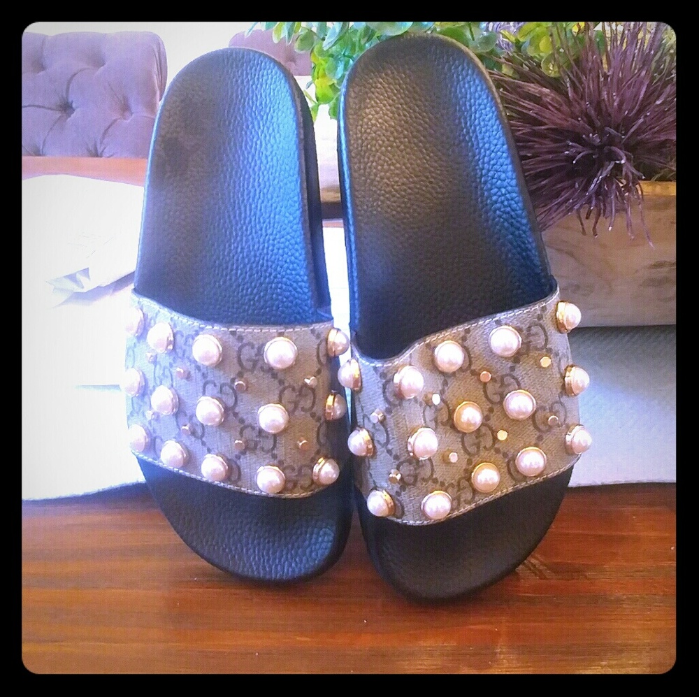 Pearl slippers